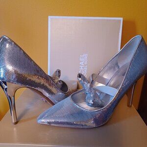 Gorgeous Silver Bow Michael Kors sz 10 heels